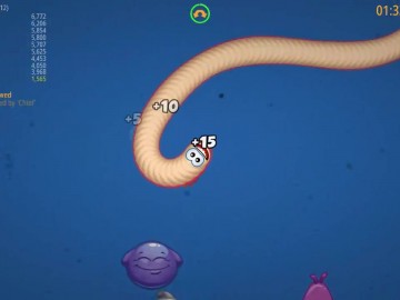 Worms Zone a Slithery Snake